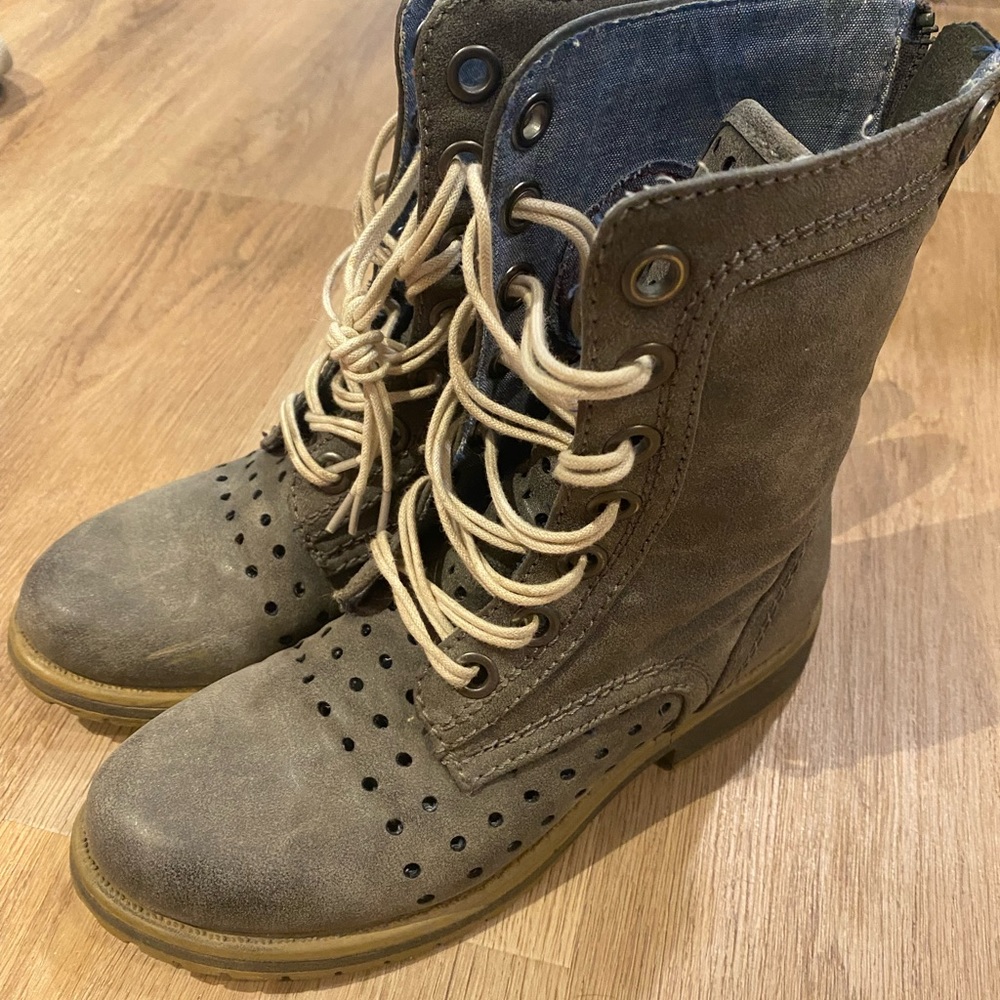 ROXY slip on boots